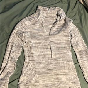 Lululemon quarter zip size 4